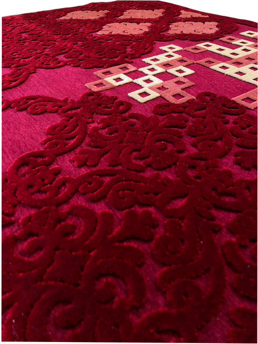 Isfahan 464RA Bordo A silk modern design rug with traditional know how